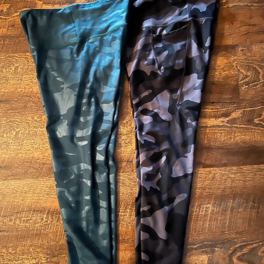 Old Navy Camo and Teal Camo Leggings Set Size M 2 pair